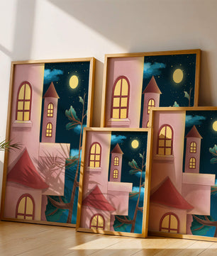 Castillo con ventanas arqueadas bajo el cielo iluminado por la luna