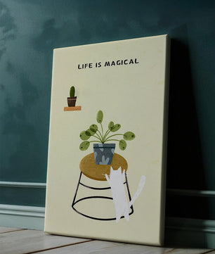Ilustración encantadora de un gato con planta y mensaje inspirador