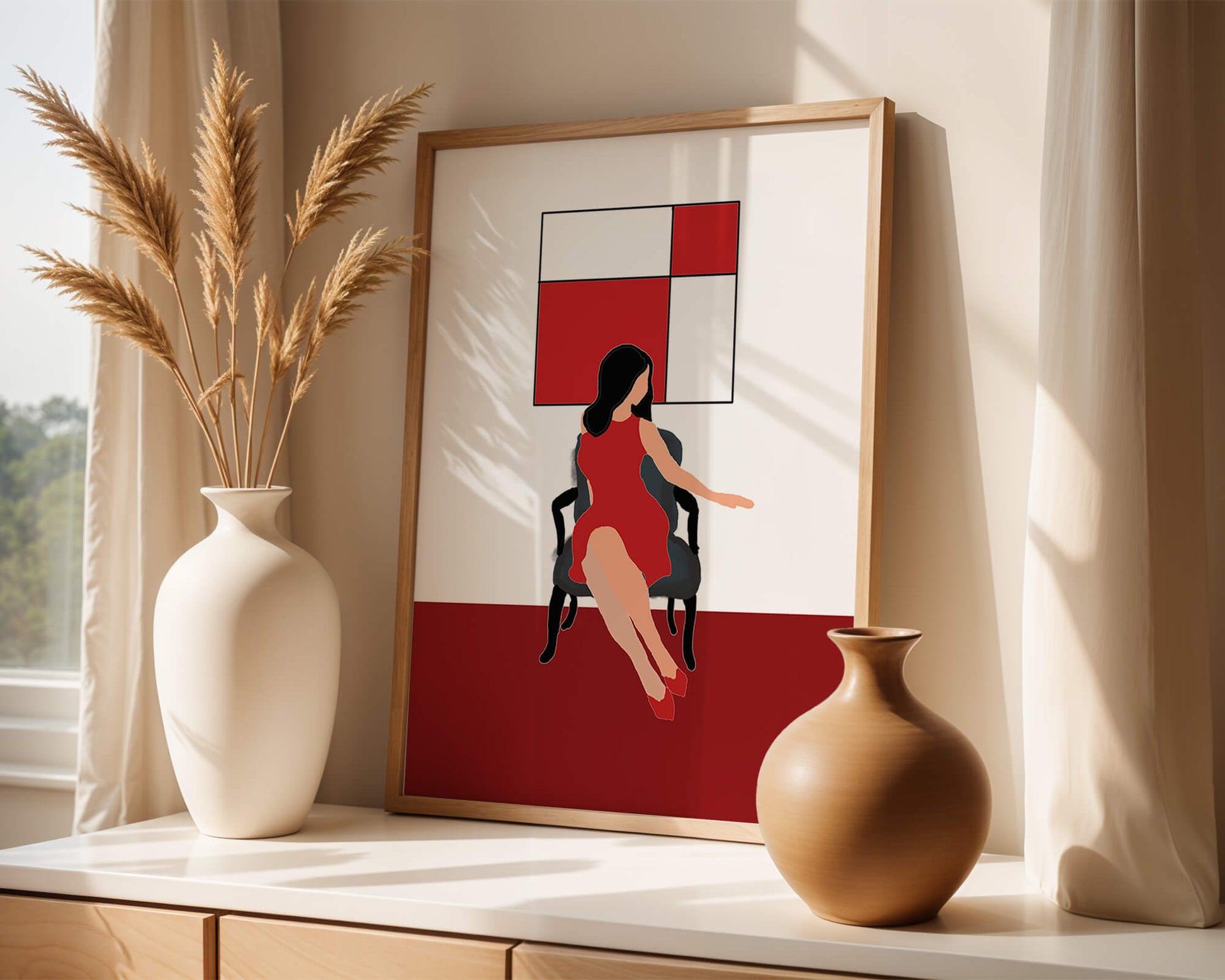 Mujer abstracta en vestido rojo sentada en una silla con arte geométrico en la pared