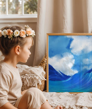 Olas oceánicas hermosas bajo un cielo nublado en una obra de arte