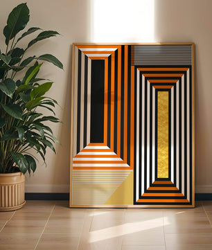 Arte abstracto geométrico con rayas y elemento dorado en naranja, negro y blanco