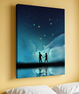 Pareja romántica paseando bajo la noche estrellada con reflejos celestiales