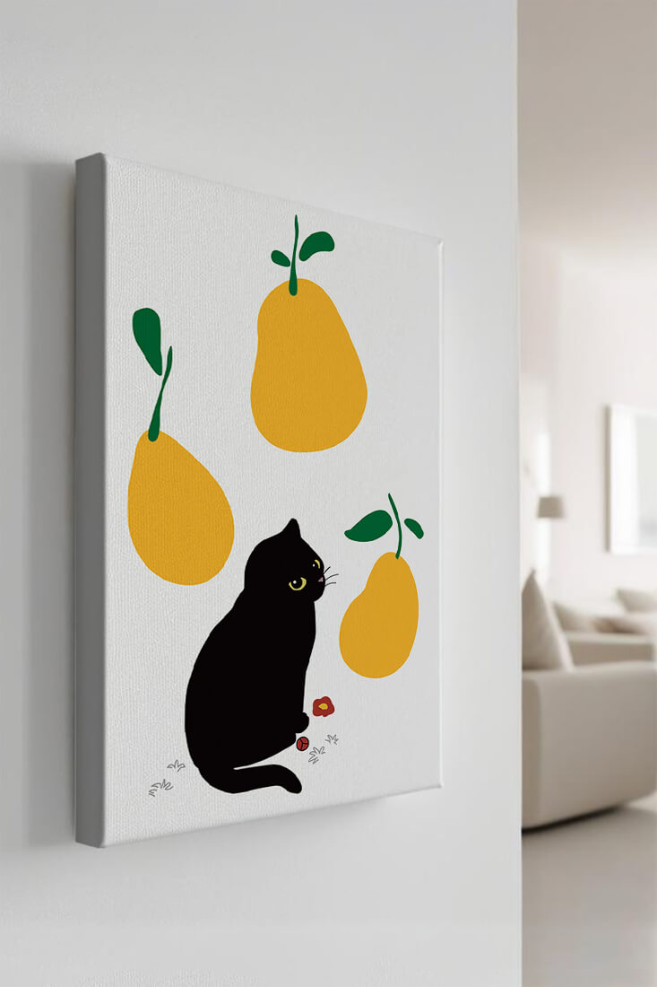 Ilustración de gato negro con peras amarillas y hojas verdes