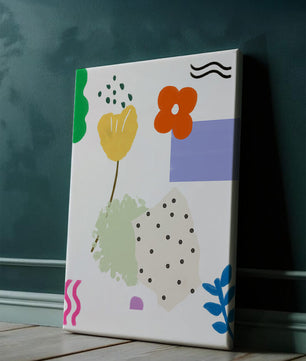 Abstraktes Blumendesign mit bunten geometrischen Formen