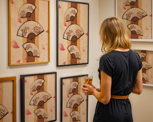 Elegant Japanese Fans with Cherry Blossom Design on Textured Background - Mi tienda