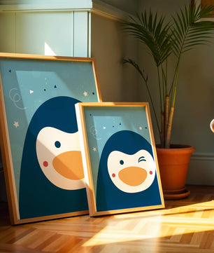 Pingüino animado juguetón sobre un fondo azul caprichoso