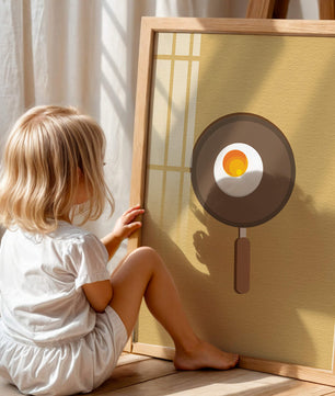 Fried Egg in a Pan on a Light Brown Background - Mi tienda