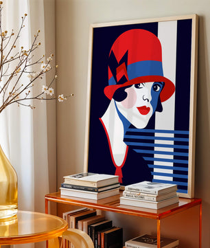 Femme élégante de style art déco avec chapeau cloche rouge et motifs géométriques