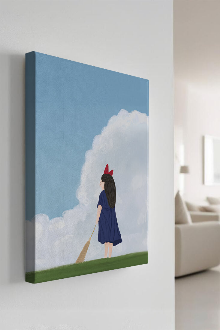 Junges Mädchen steht auf Gras mit Besen unter blauem Himmel