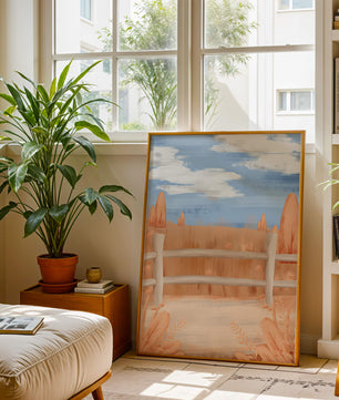 Paisaje otoñal sereno con cerca de madera y cielo azul
