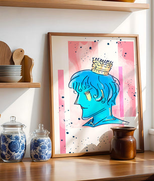 Illustration artistique d’un personnage au visage bleu avec une couronne dorée sur un fond abstrait