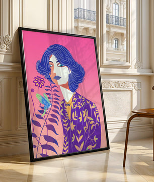 Retrato estilizado de una mujer con cabello azul y patrón botánico