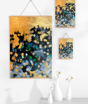 Arte abstracto con dorado y pinceladas coloridas