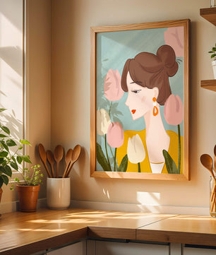 Illustration d'une femme avec des tulipes et des boucles d'oreilles élégantes