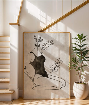 Abstrakte Frau mit botanischen Elementen im minimalistischen Stil