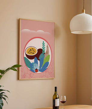 Ilustración de frutas tropicales y hojas con una mariquita sobre un fondo rosa