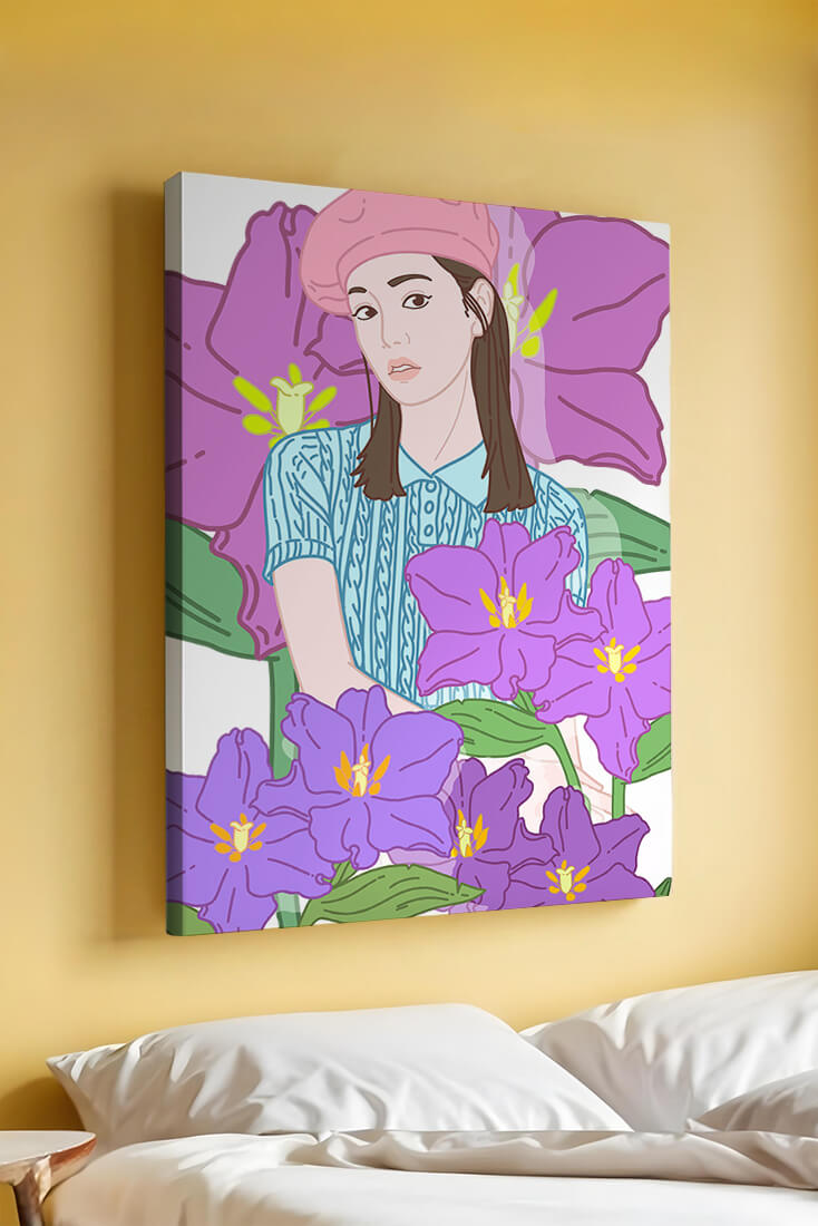 Ilustración de una joven con boina rosa y flores moradas