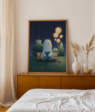 Ilustración nocturna acogedora con una criatura leyendo bajo un cielo estrellado