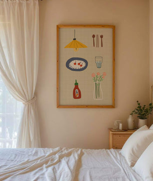 Artículos de cocina ilustrados que incluyen lámpara, utensilios y flores