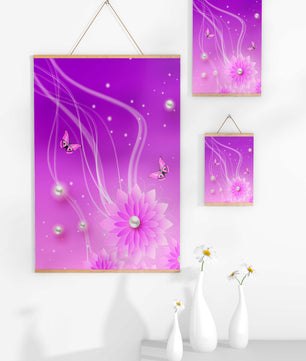 Design floral violet rêveur avec des papillons et des perles
