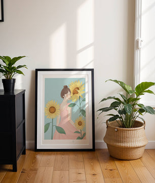 Ilustración de una mujer en un vestido rosa con girasoles