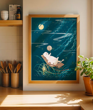 Adorable ilustración de un gato relajándose en un jardín iluminado por la luna con linterna