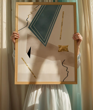 Abstraktes geometrisches Kunstwerk mit goldenen Akzenten und dynamischen Formen
