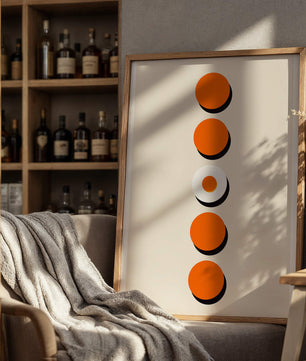 Vertical Arrangement of Orange and White Circles with Shadows on a Light Background - Mi tienda