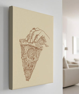 Mano sosteniendo una ilustración detallada de una porción de pizza vintage