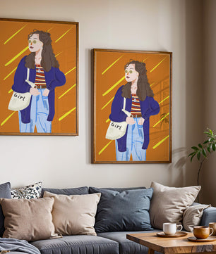 Mujer elegante con ropa casual, gafas de sol y bolso en un fondo naranja