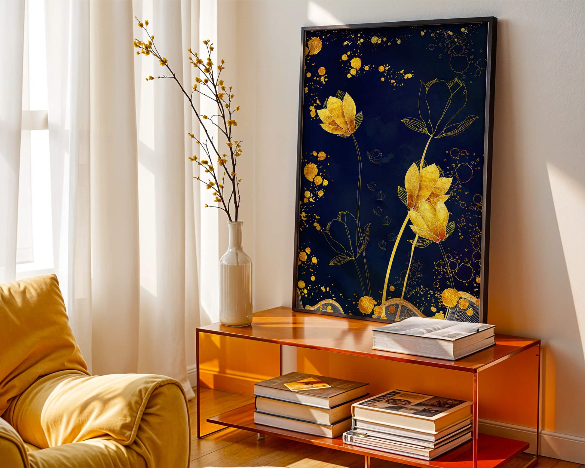 Diseño floral elegante con flores doradas sobre fondo azul marino