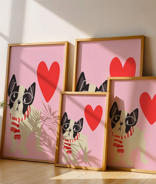 Ilustración juguetona de un bulldog francés con gafas y bufanda sobre fondo rosa con corazón