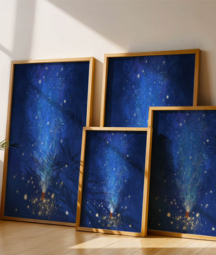 Feu d'artifice bleu dans la nuit avec étincelles dorées