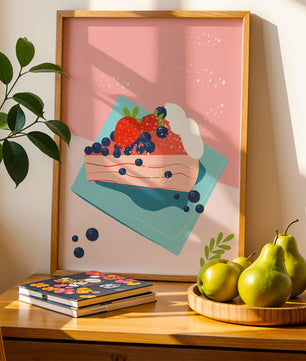 Bunte Dessertillustration mit Erdbeeren und Blaubeeren auf pastellfarbenem Hintergrund