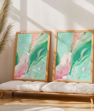 Obra de arte abstracta en pasteles y dorado con patrones fluidos
