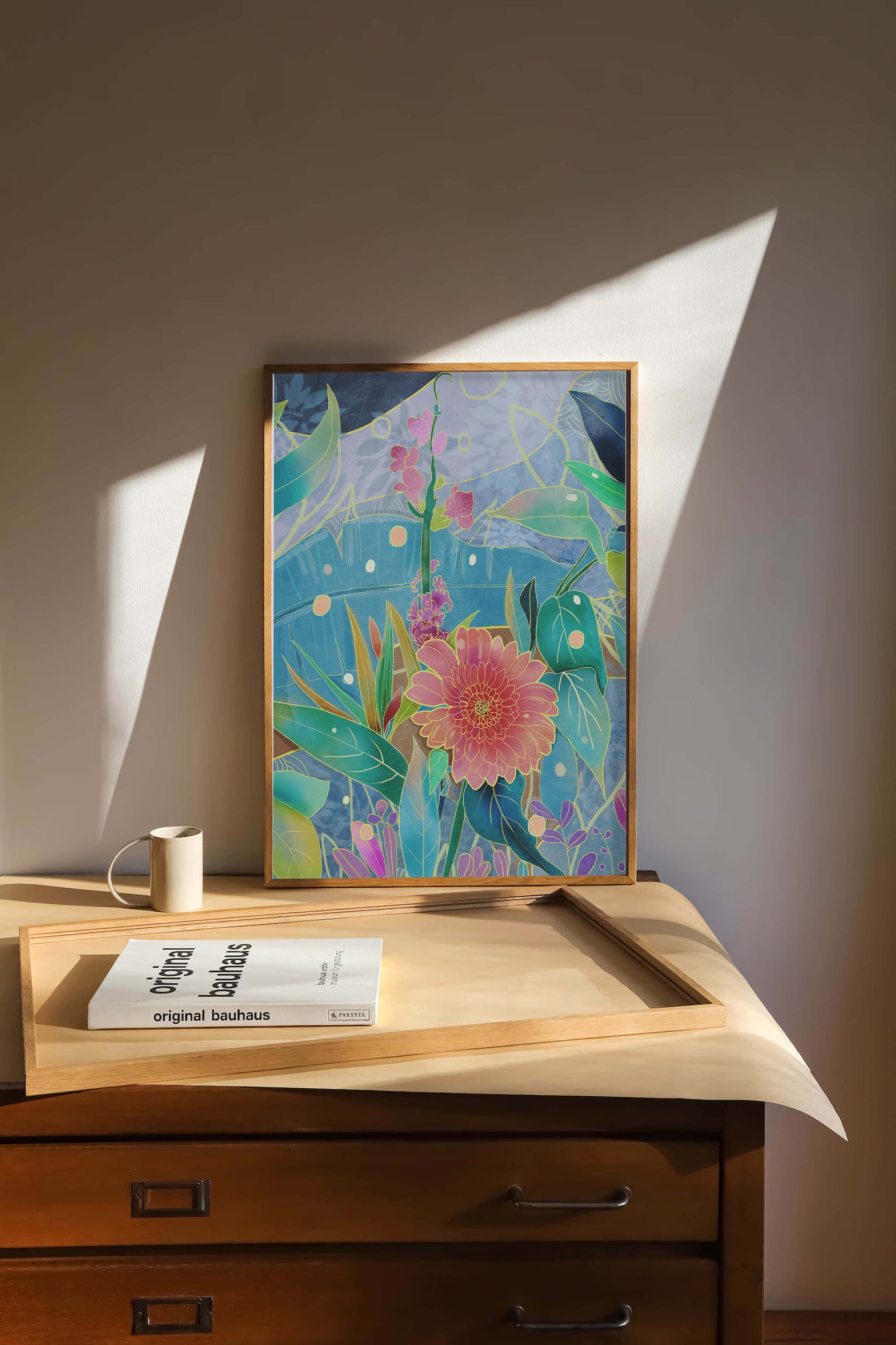 Kunst abstrak bunga yang berwarna-warni dengan bunga dan daun yang cerah