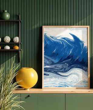 Pintura abstracta de ola oceánica azul y blanca con patrones giratorios
