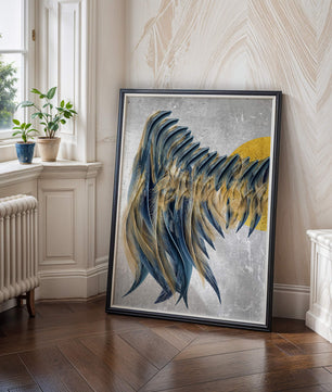Arte de plumas abstractas con detalles dorados sobre fondo texturizado