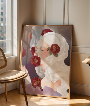 Retrato onírico de una mujer con cabello blanco y flores rojas
