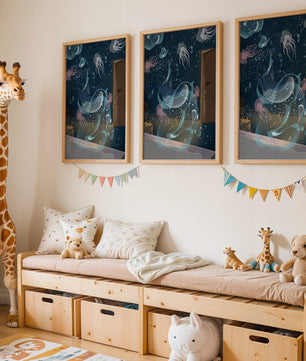 Tema de cuarto submarino con medusas y una puerta