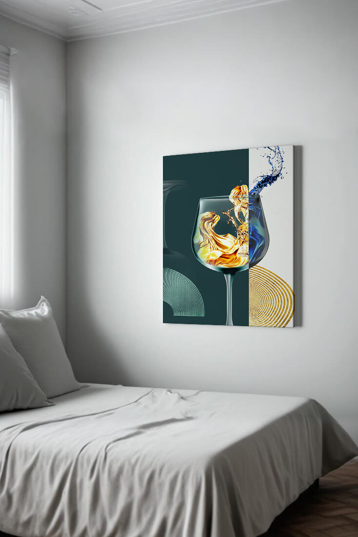Fusión elegante de líquidos en una copa de vino con elementos dorados y azules