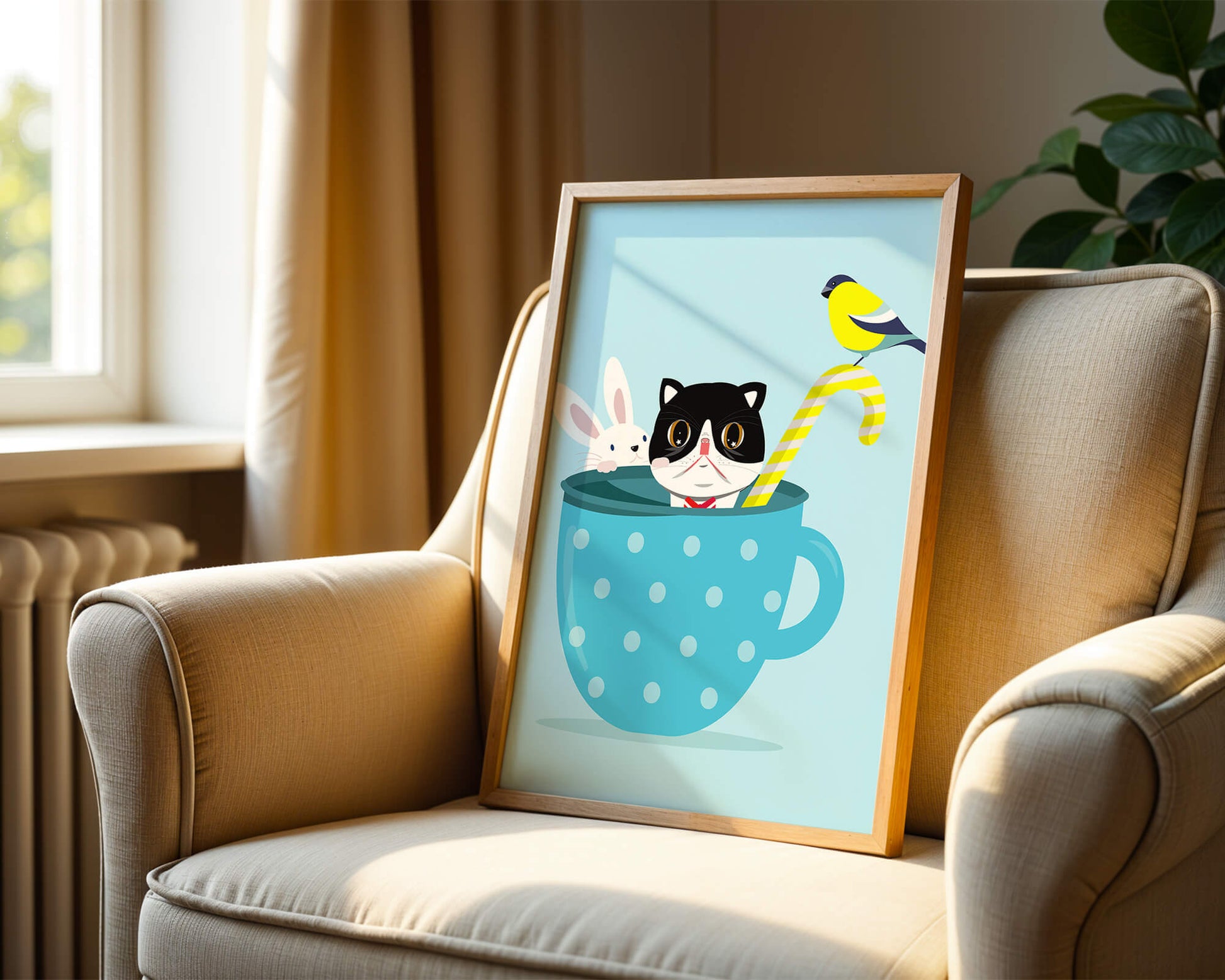 Ilustración lúdica de un gato, un conejo y un pájaro en una taza de té.