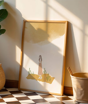 Fille en robe rose debout parmi des cactus sous un ciel aquarelle