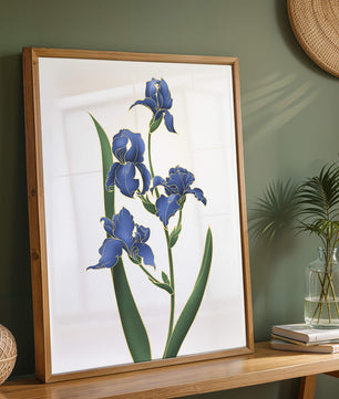 Flores de lirio azul elegantes con acentos dorados sobre un fondo blanco