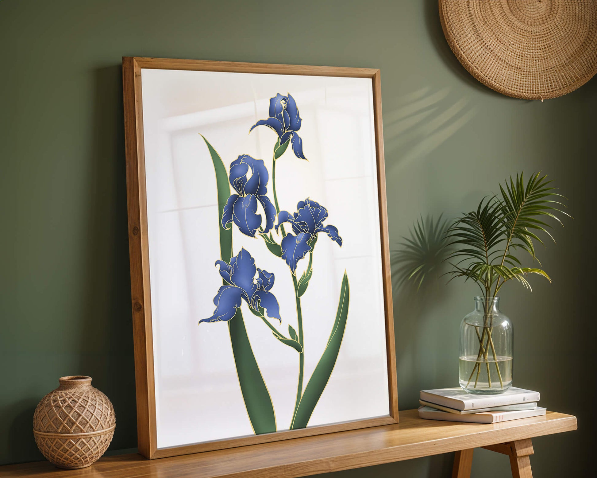 Flores de lirio azul elegantes con acentos dorados sobre un fondo blanco