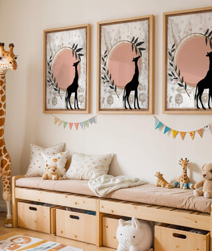Von der Natur inspiriertes Kunstwerk mit Giraffensilhouette und botanischen Elementen