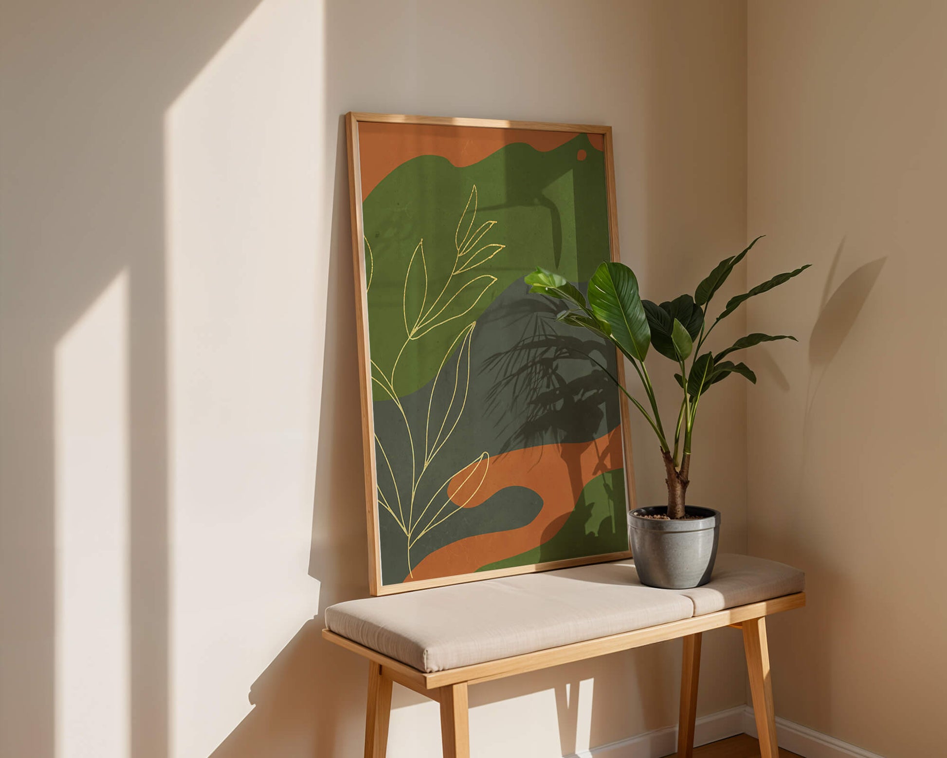 Abstrakte botanische Kunst mit Goldblatt auf buntem Hintergrund