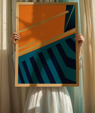Moderne geometrische Abstraktion mit goldenen Elementen und kräftigen Farben 