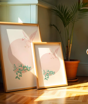 Pájaro pastel con elementos florales en estilo minimalista
