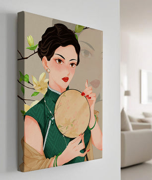Mujer elegante con vestido tradicional sosteniendo un abanico decorativo con flores de magnolia